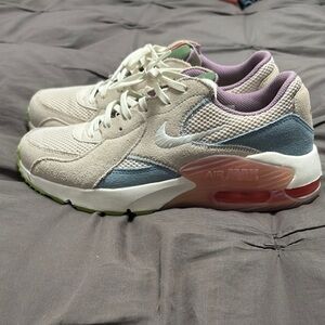 Nike Air Women's Cream and Green Sneakers
